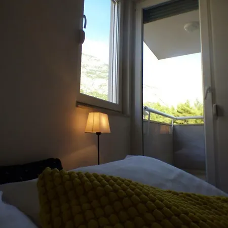 Sunny Lux Daire *